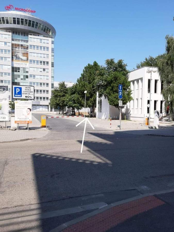 A Pousada Living Bratislava By The Bus Station Exterior foto